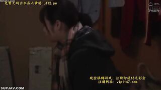 エマ　オヤジの媚薬でアクメ