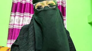 Aunty You're so sexy and your figure is look like sanny leone