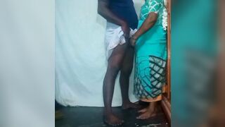 Desi girlfriend fucking in village home"