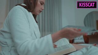 Did Step Mom Help Virgin Step Son Cum in Share Bed — Did He Cum Inside Step Mommy?