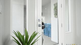 Rubbing The Robbers Dick - Lacey Bender | PornMedium.com