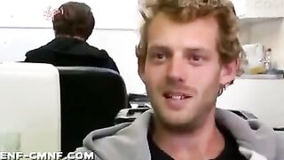 Chica Está Desnuda En El Trabajo