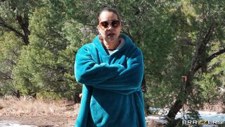 Hot mulatto seduced a guy to fuck her outdoors ????