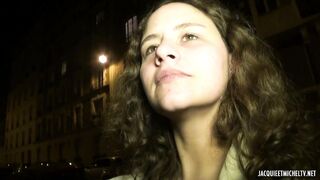 Lea, Fonctionnaire, Se La Prend Dans Le Cul