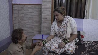 Mistress Started Feeling Itchy And Servant Released water from Her Vagina