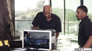 Melissa Stratton - Sexy Housewife Gets BBC Tag Teamed 03 12 2025