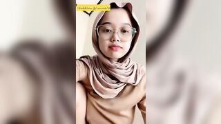Hijab Girl Masturbating