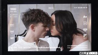Stunner MILF Jennifer Cant Resist Young Actors Cock - Jennifer White, Parker Ambrose