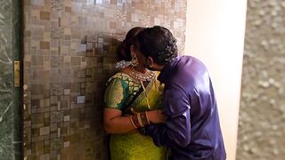 Husband fucked Indian Bhabhi, then garbage collector saw it