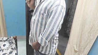 Bhabhi masturabated in the young boy bedroom...
