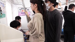 Fifty-year-old Mother Yoshii Miki Touched On The Train